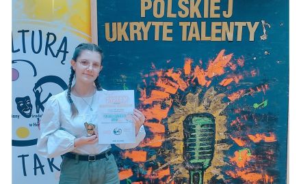Sukces Wiktorii Harabas w III Wojewódzkim Konkursie Piosenki Polskiej ,,Ukryte Talenty".